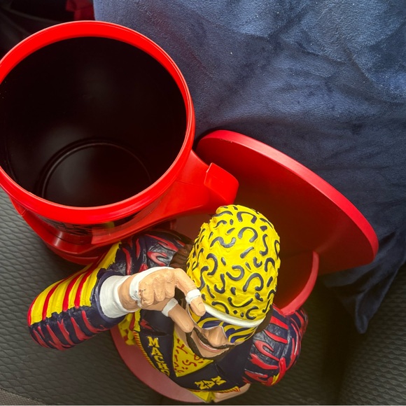 Retro Decor - Picture 3 of 3